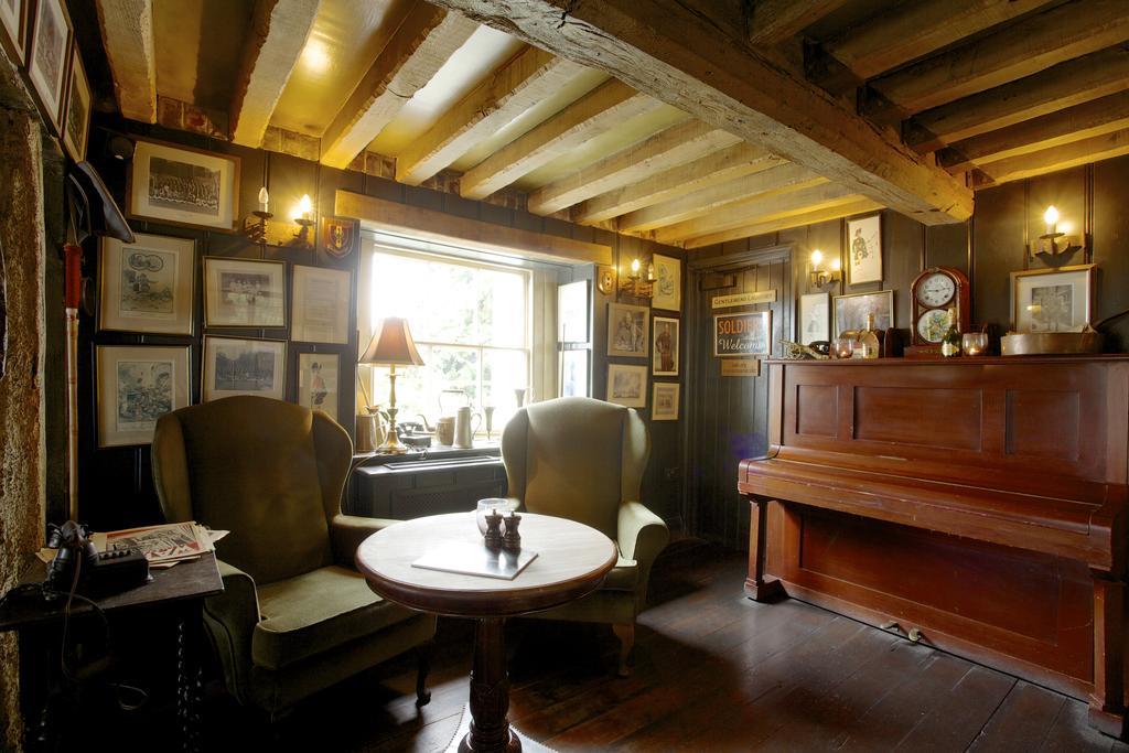 The Anchor Inn Lower Froyle Bagian luar foto